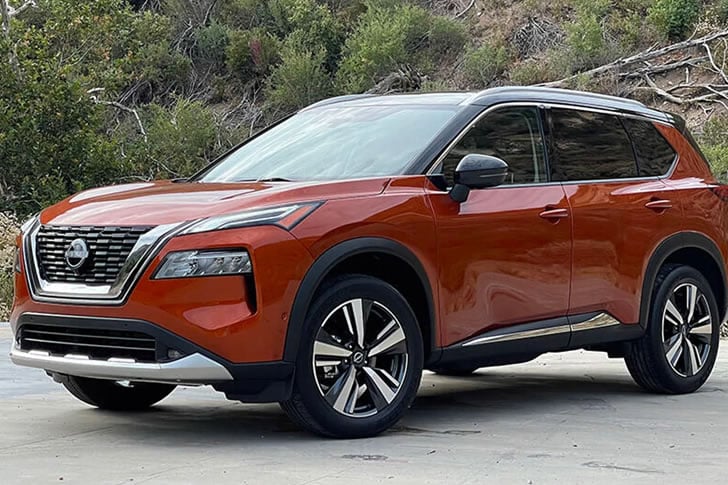 Driving with Ease: Nissan Rogue Program for Seniors